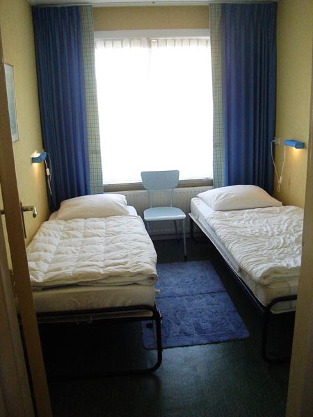kleine slaapkamer (2-persoons opstelling) | kleines Schlafzimmer (Zweiperson Aufstellung) | small bedroom (2 person placing)